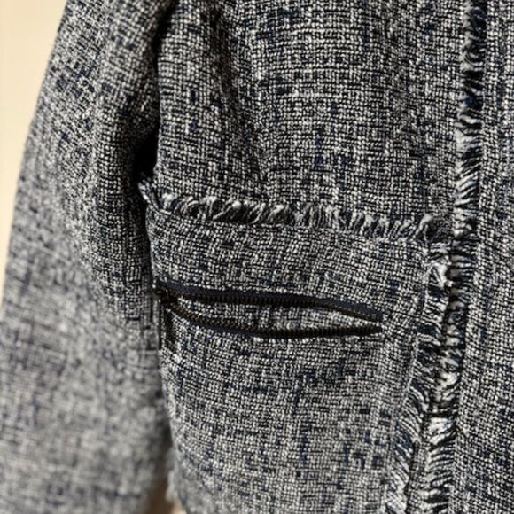 BANANA REPUBLIC Raw Hem Tweed Moto Jacket Cropped Office Navy White EUC Size 4 - Picture 10 of 10